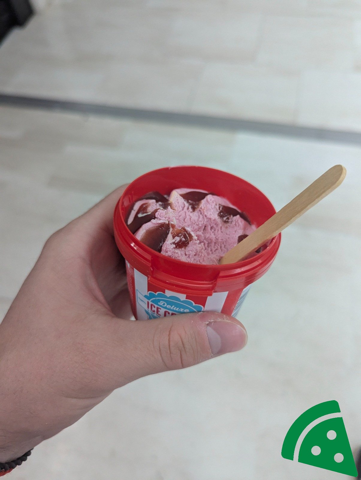 Deluxe ICE CREAM Truskawka