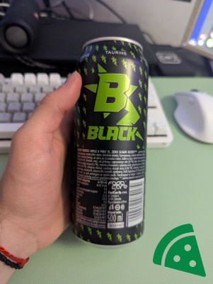 Widok z tyłu na Black Energy Apple & Mint Gazowany napój energetyzujący 500 ml