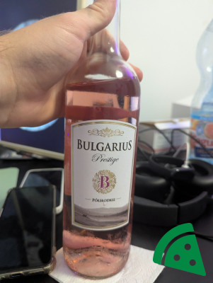Prezentacja BULGARIUS RÓŻOWY PÓŁSŁODKI 0,75 L 11 % ALK EXPORT