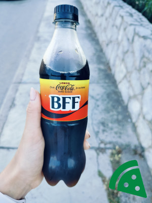 Widok z przodu na Coca cola citron