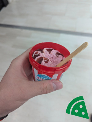 Prezentacja Deluxe ICE CREAM Truskawka