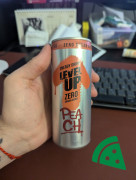 Widok z przodu na Energy Drink Level Up Zero Sugar Added Peach