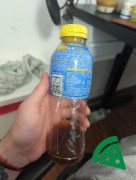Widok z tyłu na Fuze Tea O smaku kokosa, limonki i kwiatu tiary