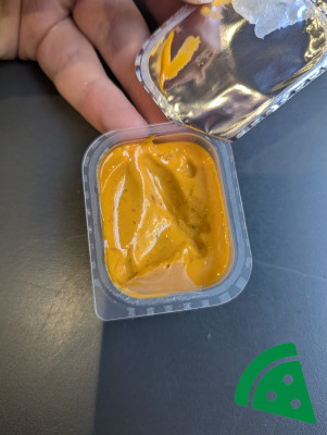 Widok z góry na KFC Spicy Creamy (sos)