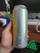 Widok z boku na Lech Active Piwo bezalkoholowe o smaku mango i cytryny 500 ml