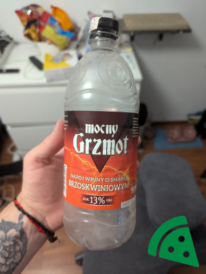 Prezentacja mocny Grzmot - Napój winny o smaku brzoskwiniowym