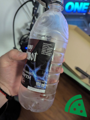 Prezentacja mocny Grzmot - Napój winny o smaku wiśniowym