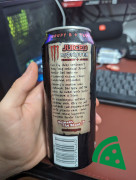 Widok z boku na Monster Juiced Bad Apple