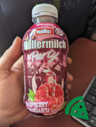 Widok z przodu na Mullermilch Party Raspberry a la Margarita taste