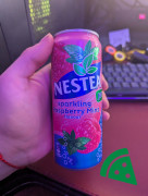 Widok z przodu na Nestea sparkling Raspberry Mint flavour