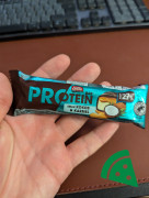 Widok z przodu na Protein bar kokos & karmel